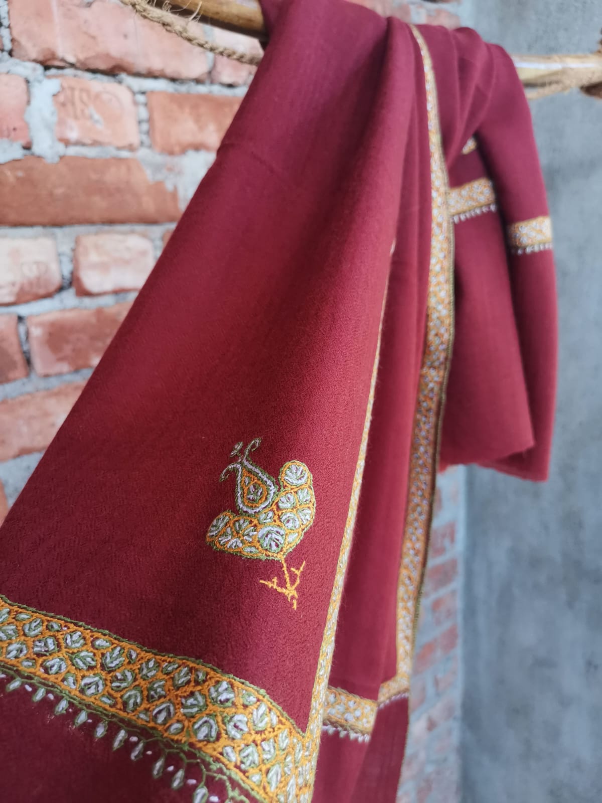 Soozni Embroidery Pashmina - Image 2