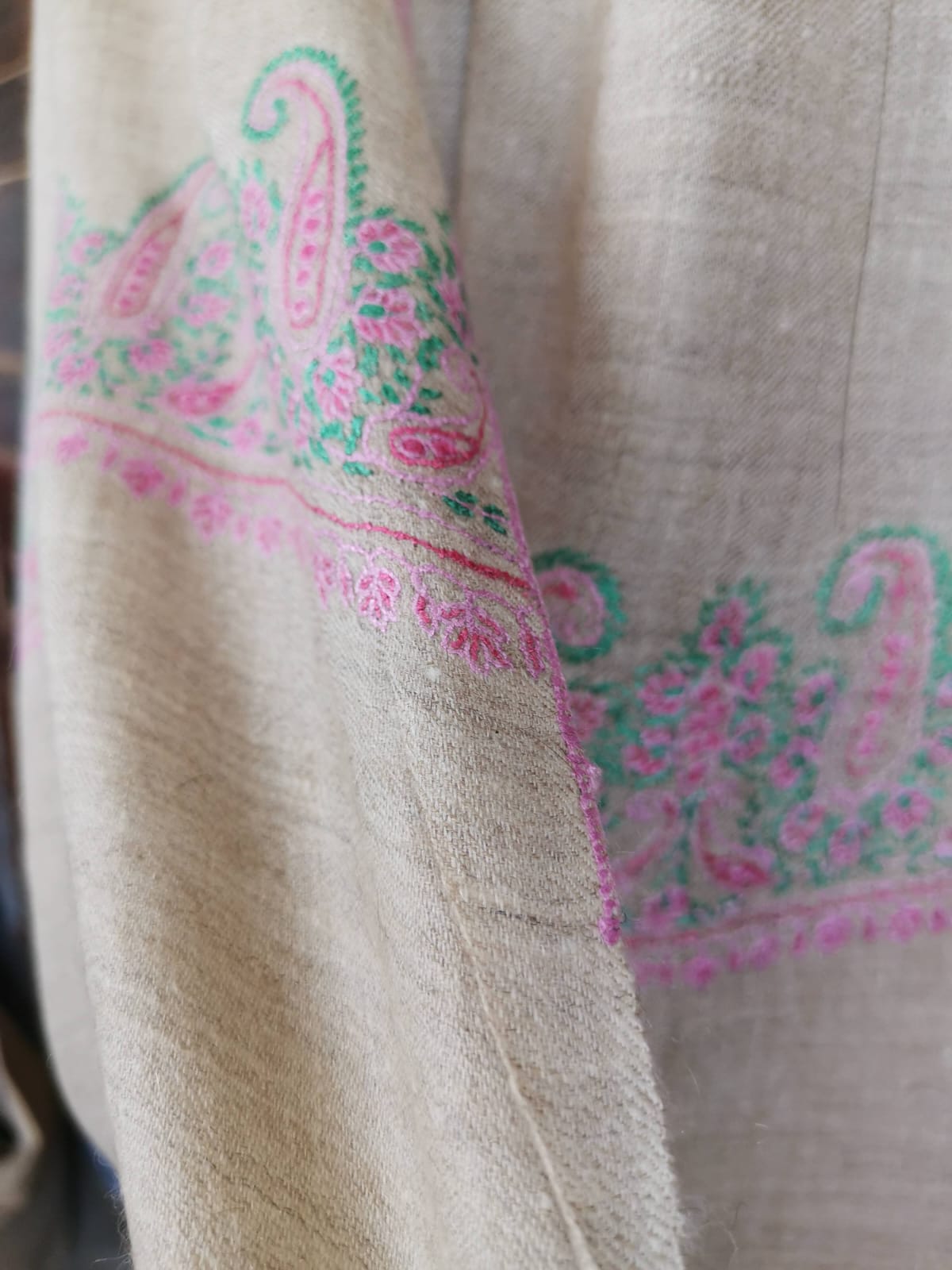 Soozni Embroidery Pashmina - Image 2